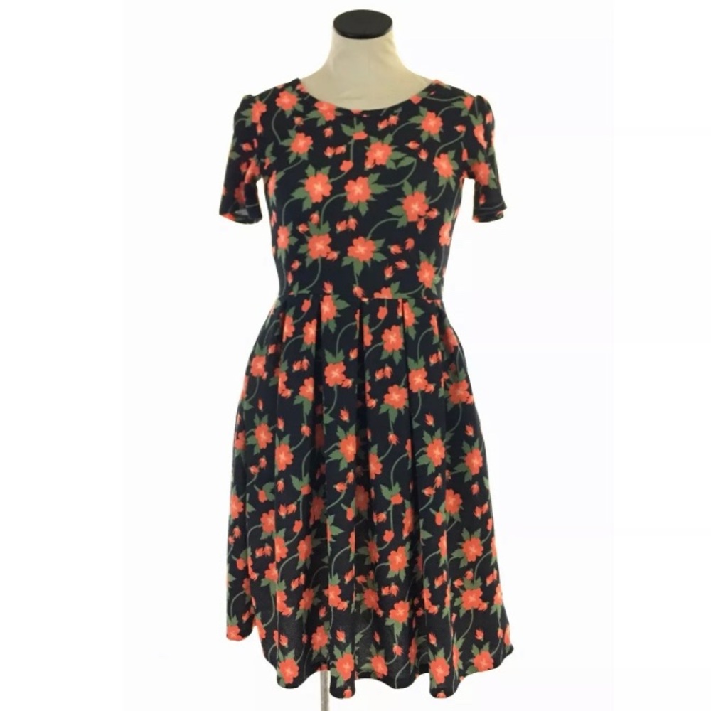 🐝 Lularoe Amelia